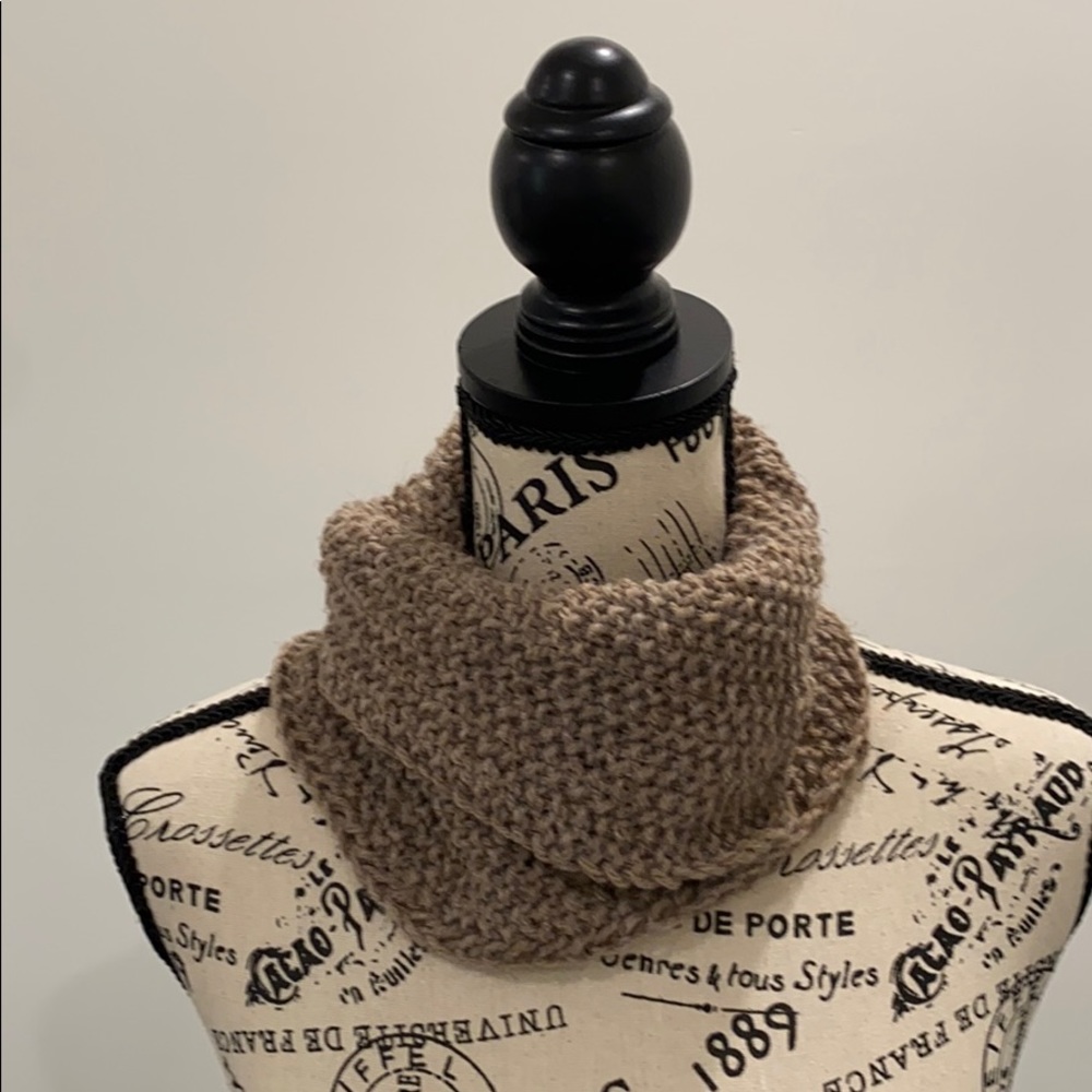 Hand-knitted Neck Warmer